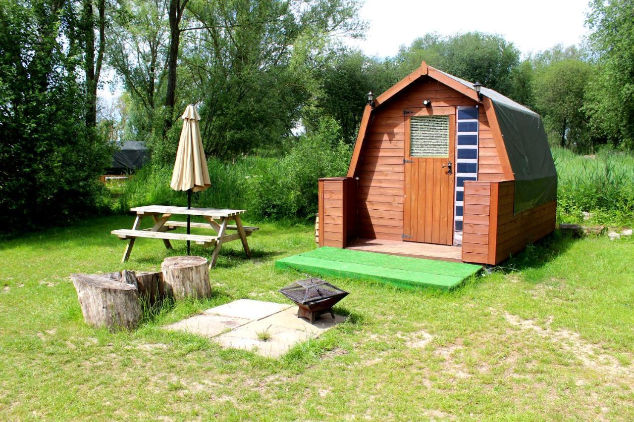 Rum Bridge Fisheries "The Cabin" Hotell Clare Eksteriør bilde